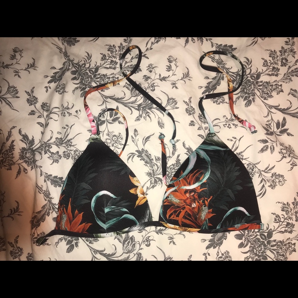 VACAY KINI TOP ~ TROPICÁL STYLE